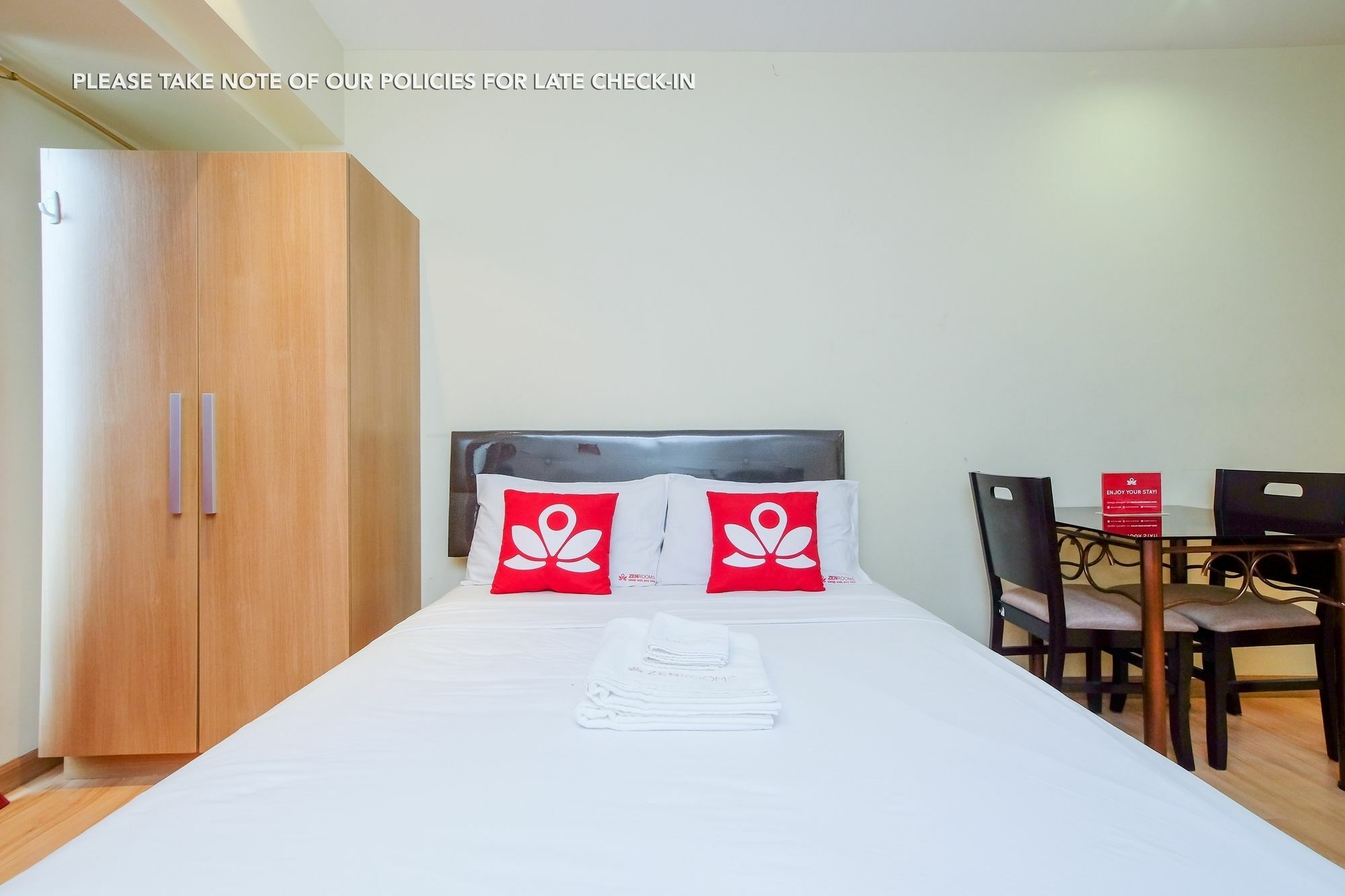 Zen Home Knightsbridge Residences Makati Makati City Esterno foto
